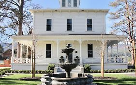 Ink House Inn 4*